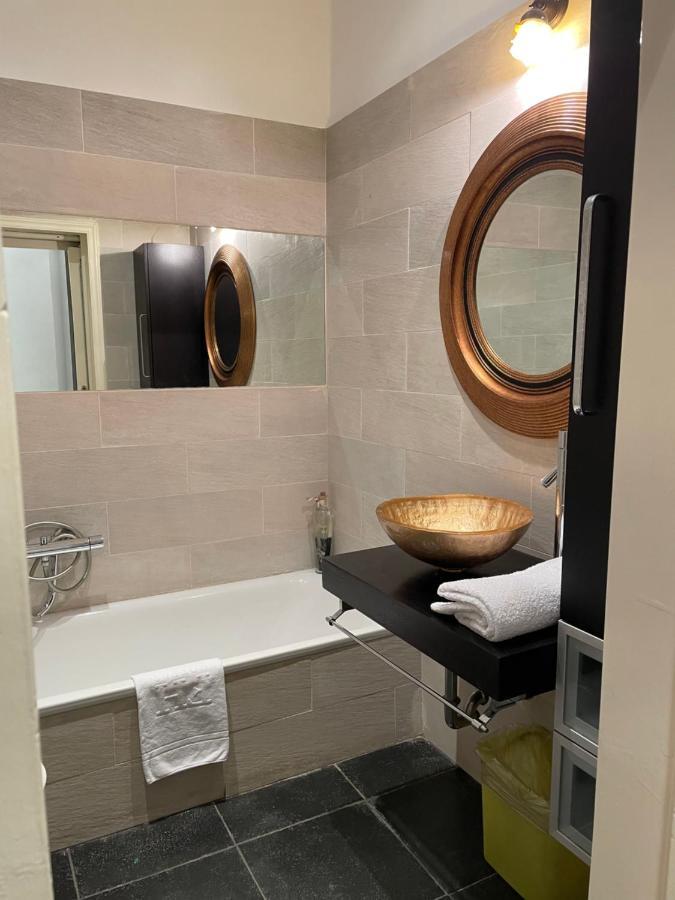Elegant Apt-Typical Roman Palazzina Pz Alessandria ภายนอก รูปภาพ